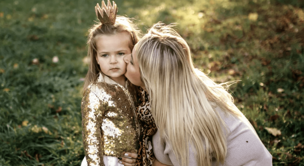 Jag hittade kärleken igen 3 år efter min mans död - En dag sa min dotter: 'Mamma, nyblivna pappa bad mig hålla en hemlighet för dig. Är det okej?'