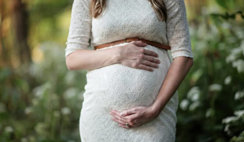 Jag lät min son göra ett DNA-test som bekräftade faderskapet, men sedan ringde hans fästmös mamma och lämnade mig totalt chockad