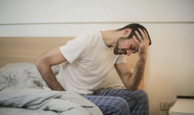 Min man vägrade byta vår babys blöjor eftersom "det inte är en mans jobb" - så jag väckte honom