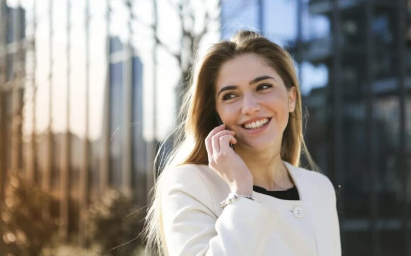 Min svärmor hånade mig för att jag gjorde min egen bröllopstårta – tog sedan åt sig äran för det i sitt tal