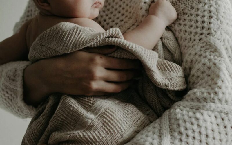 Min man lämnade mig för sin chef medan jag var gravid - då erbjöd hon mig ett hus i utbyte mot en av mina bebisar