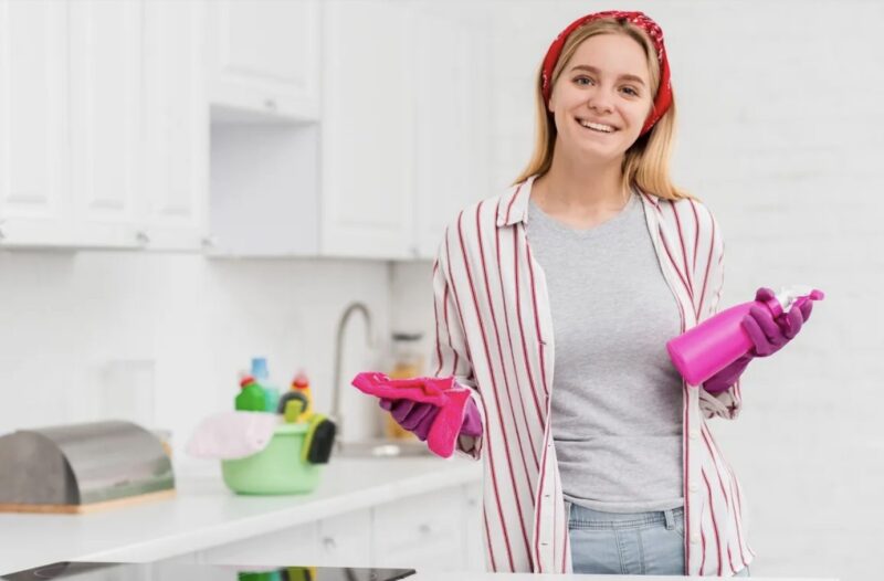 Min dotters svärföräldrar tog pengarna jag skickade henne och behandlade henne som en hembiträde – jag såg till att de visste att det var ett stort misstag