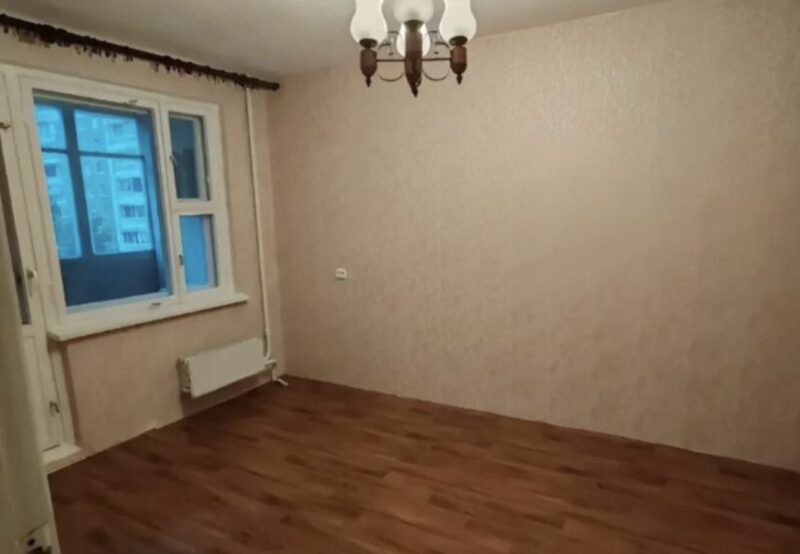 Efter 5 år dök min exman upp igen och förväntade sig att se hur dåligt vi levde, men han rodnade av avund.