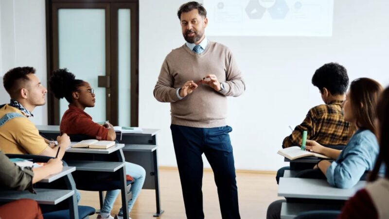 Jag besökte min mans universitetsklass – när jag såg mitt ansikte på hans föreläsningsbild flämtade jag