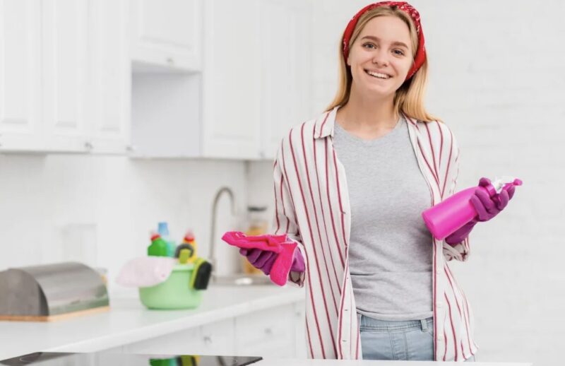 Min dotters svärföräldrar tog pengarna jag skickade henne och behandlade henne som en hembiträde – jag såg till att de visste att det var ett stort misstag