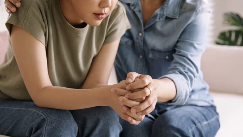 På mannens begravning möter frun en kvinna med sin bebis i famnen – Dagens berättelse