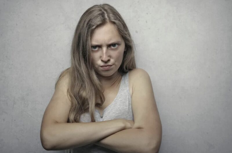 Min fästmös mamma föreslog att jag skulle redigera bort min dotters ärr från bröllopsbilderna – hennes comeback fick alla att kvävas