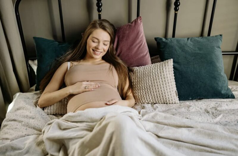 Min man vägrade att montera vår bebis spjälsäng – så jag gjorde det själv medan jag var 9 månader gravid, men läxan jag lärde honom var hård.