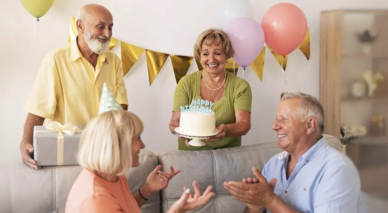 På hennes 60-årsdag satte min svärmor min dotter i tvättstugan, borta från de andra barnen, och chockade sedan alla med sitt "tillkännagivande".