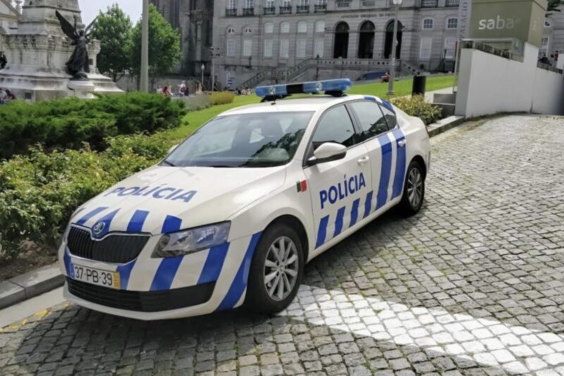 Polisen hittade en konstig gammal man på gatan som inte kom ihåg hans namn eller adress: när polisen hittade hans hus och gick dit hittade de något hemskt inuti