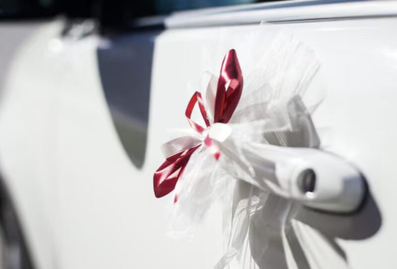 Bröllopet kunde inte ha varit mer perfekt – tills pappa plötsligt grep tag i min hand och viskade: ”Hopp in i bilen nu.”