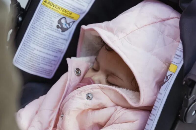 Jag köpte skor för 15 dollar till en kämpande mamma – två veckor senare knackade det på min dörr
