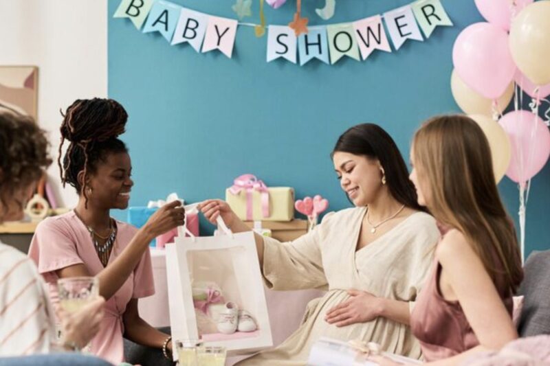 På min babyshower försökte min svärmor ge mitt barn ett namn – när jag vägrade rev hon upp allt vi byggt upp