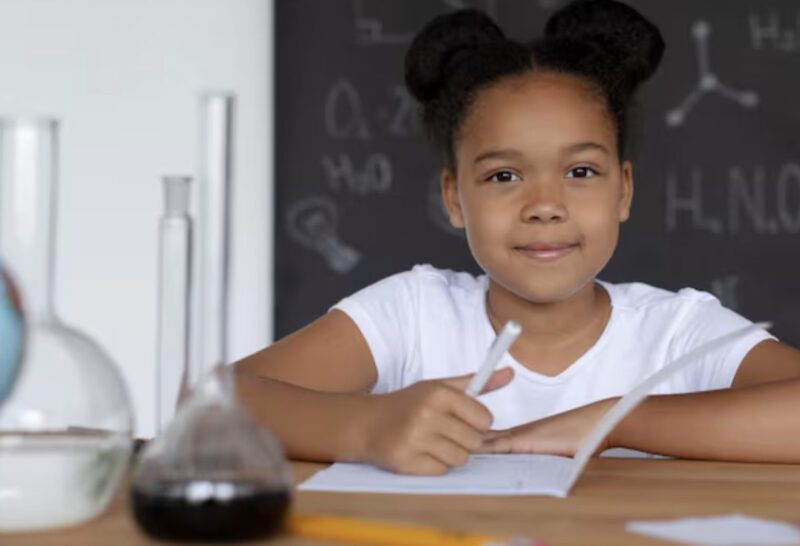 Min sexåriga dotter sa till sin lärare att ”det gör ont att sitta” och ritade en bild som fick henne att ringa 112. Hennes farbror blev snabbt huvudmisstänkt.