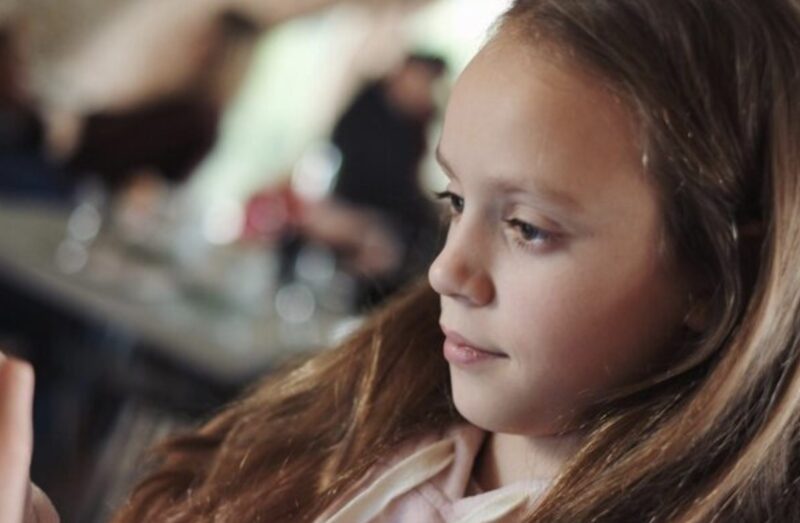 Min 7-åriga dotter skickade en pojke till sjukhuset. Hans föräldrar, båda advokater, krävde 500 000 dollar. ”Hon misshandlade vår son våldsamt”, sa de till polisen.