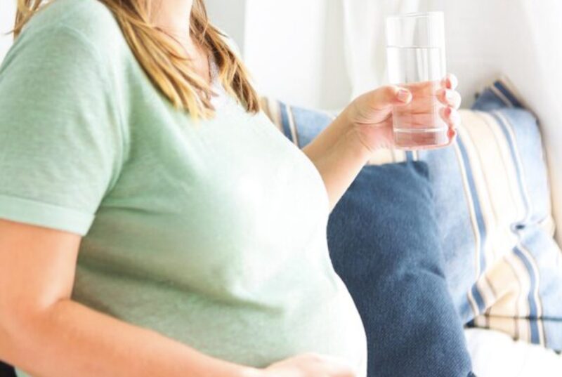 När jag var gravid i åttonde månaden försökte min giriga svägerska ta de 150 000 dollar som var avsedda för mina barn medan min man var borta.