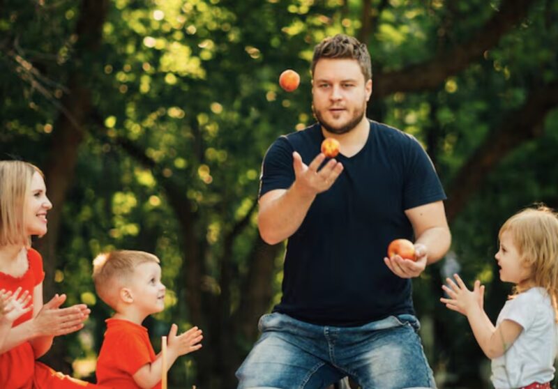 "LÅTSAS ATT DU ÄR VÅR PAPPA"... OCH DEN LÖGEN KALLADE DEN FARLIGASTE MANNEN I STADEN