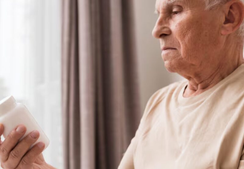 ”Jag har bara sex månader kvar att leva. Gift dig med mig, ge mig ett barn, så kommer din familj aldrig att få problem med pengar igen”, sa den förmögne markägaren.