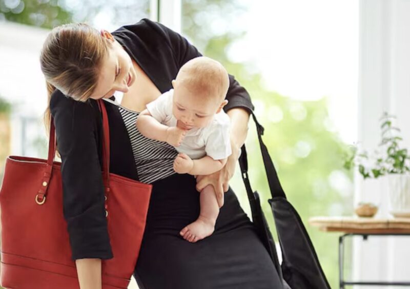 Efter att min man dog sa hans mamma: ”Jag tar huset, advokatbyrån, allt utom dottern.” Min advokat bad mig att kämpa. Jag sa: ”Låt dem få allt.”